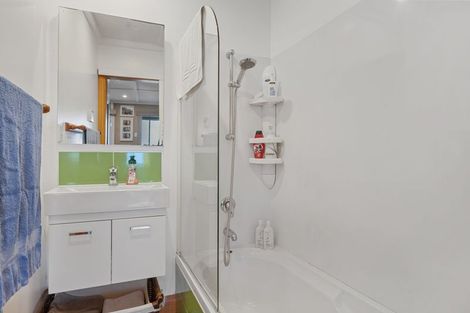 Photo of property in 39 Belt Road, Moturoa, New Plymouth, 4310