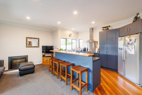 Photo of property in 15 Silkwood Place, Fitzherbert, Palmerston North, 4410
