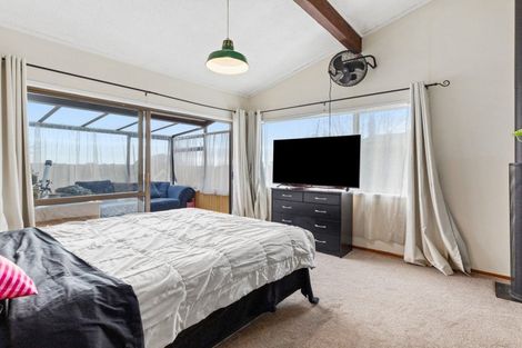 Photo of property in 42 Victory Street, Welcome Bay, Tauranga, 3112