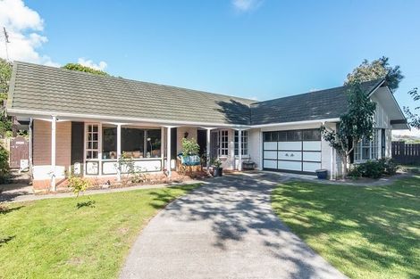 Photo of property in 65 Nimmo Avenue East, Waikanae, 5036