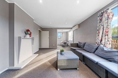Photo of property in 7 Kelvin Place, Westown, New Plymouth, 4310
