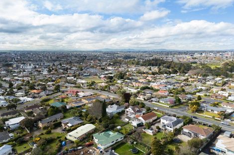 Photo of property in 52 Forest Lake Road, Forest Lake, Hamilton, 3200