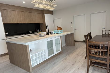 Photo of property in 8 Rossbeg Lane, Flat Bush, Auckland, 2019