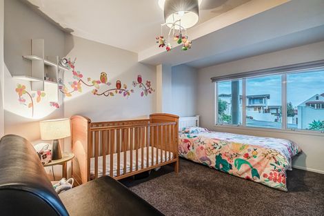 Photo of property in 2a Midway Avenue, Castor Bay, Auckland, 0620