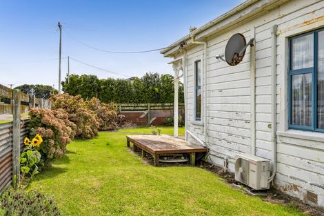 Photo of property in 11 Suffolk Street, Patea, 4520
