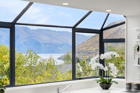 Photo of property in 18a Avalon Crescent, Fernhill, Queenstown, 9300