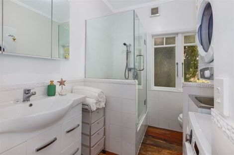 Photo of property in 57-59 Seaview Road, Paremata, Porirua, 5024