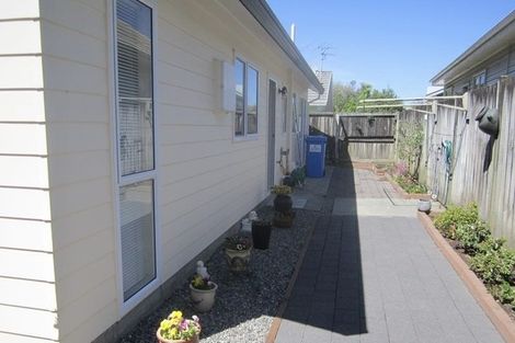 Photo of property in 1/169 Whites Line East, Waiwhetu, Lower Hutt, 5010