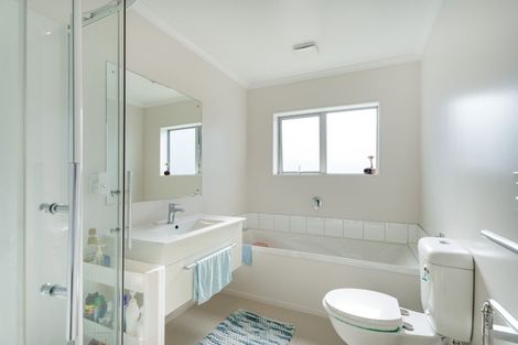 Photo of property in 71 Grenada Drive, Grenada Village, Wellington, 6037