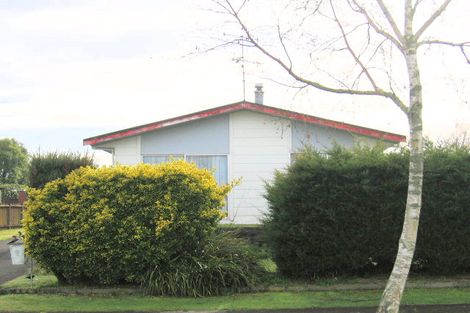 Photo of property in 6 Burrows Place, Frankton, Hamilton, 3204