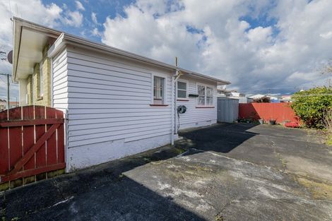 Photo of property in 7 Carlisle Street, Levin, 5510