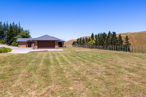 Photo of property in 690 Swamp Road, Puketapu, Napier, 4183