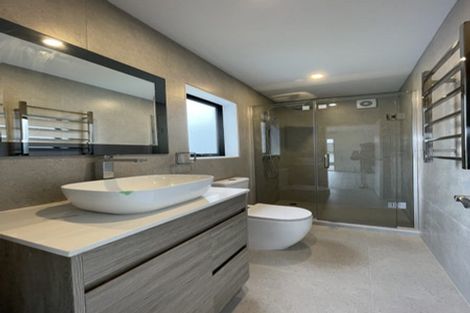 Photo of property in 26a Reeves Road, Pakuranga, Auckland, 2010