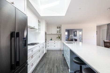 Photo of property in 7 Tupare Place, Highlands Park, New Plymouth, 4312