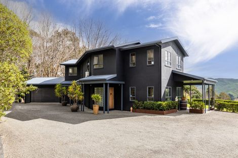Photo of property in 35 Raratu Road, Kahuranaki, Havelock North, 4295