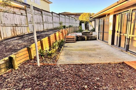 Photo of property in 2 Spring Valley Place, Oteha, Auckland, 0632