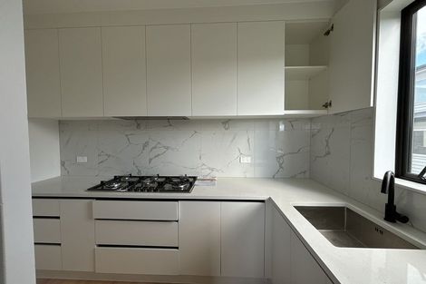 Photo of property in 5 Prevost Lane, Oteha, Auckland, 0632