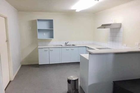 Photo of property in 60 Edmonton Road, Henderson, Auckland, 0612