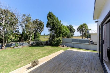 Photo of property in 33 Leslie Street, Waitara, 4320