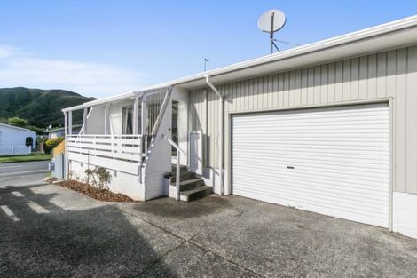 Photo of property in 321a Wellington Road, Wainuiomata, Lower Hutt, 5014