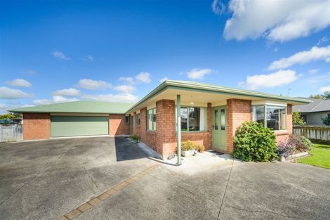 Photo of property in 6 Almond Grove, Feilding, 4702