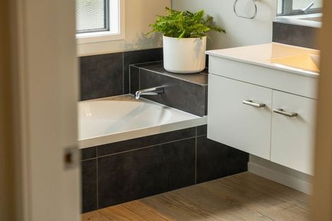 Photo of property in 136 Victory Drive, Wharewaka, Taupo, 3330