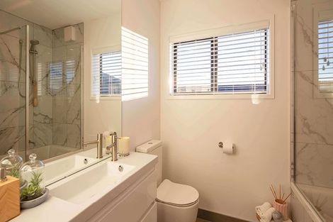 Photo of property in 42 Jack Hanley Drive, Jacks Point, Queenstown, 9371