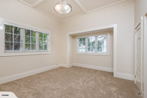 Photo of property in 38 Te Kawa Road, Greenlane, Auckland, 1061