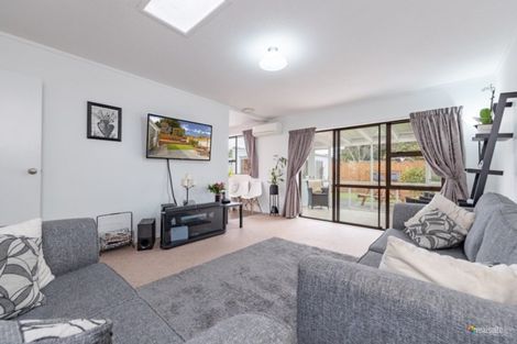 Photo of property in 1/22 Henry Street, Ebdentown, Upper Hutt, 5018