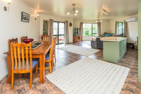 Photo of property in 13 Chester Street, Waverley, 4510