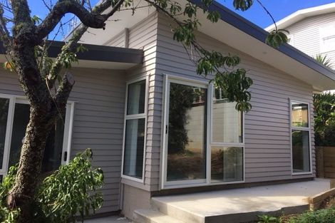 Photo of property in 34 Tamahere Drive, Glenfield, Auckland, 0629