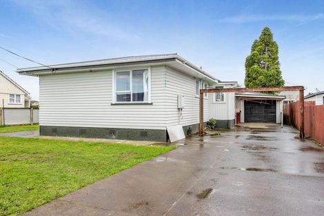 Photo of property in 162 Glover Road, Hawera, 4610