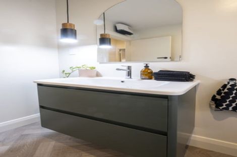 Photo of property in 2/103 Opawa Road, Opawa, Christchurch, 8023