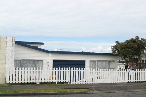 Photo of property in 4 Brierley Place, Marfell, New Plymouth, 4310