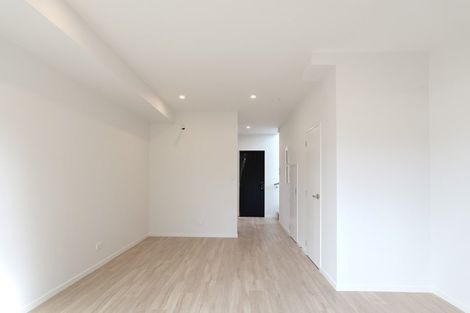 Photo of property in 2/4 Serjeant Street, Henderson, Auckland, 0612