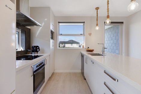 Photo of property in 79 Te Kio Crescent, Papamoa Beach, Papamoa, 3118