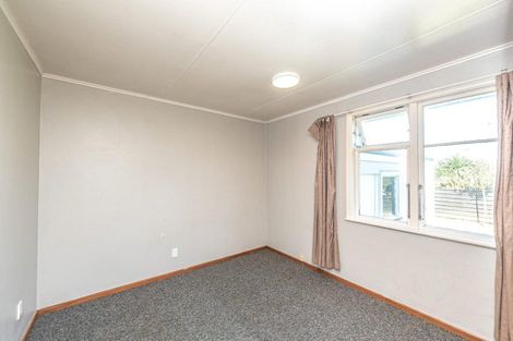 Photo of property in 1 Kupe Place, Castlecliff, Whanganui, 4501