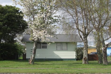 Photo of property in 73 Kawaha Point Road, Kawaha Point, Rotorua, 3010