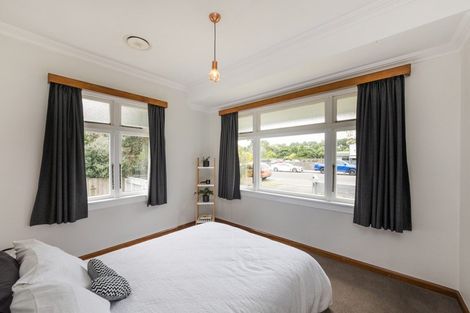 Photo of property in 19 Featherston Street, Takaro, Palmerston North, 4412