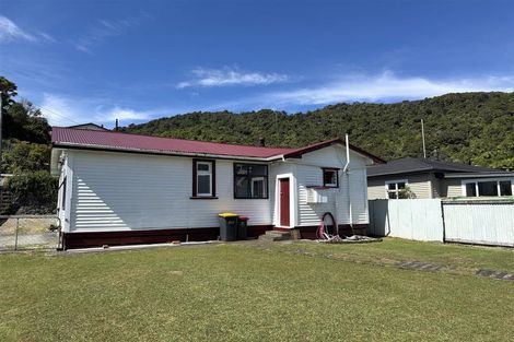 Photo of property in 10 Ashmore Avenue, Cobden, Greymouth, 7802