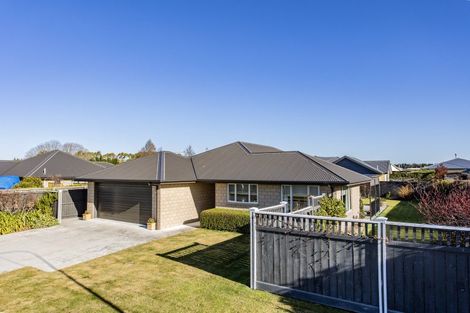 Photo of property in 21 Sequoia Way, Rangiora, 7400