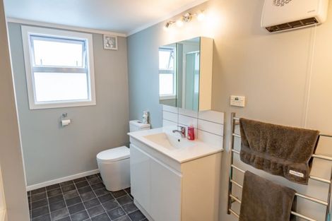 Photo of property in 13 Walton Road, Paraparaumu Beach, Paraparaumu, 5032