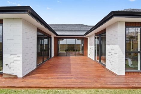 Photo of property in 33 Brywood Rise, Flagstaff, Hamilton, 3210