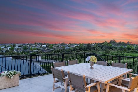 Photo of property in 15 Meadowbank Rise, Bethlehem, Tauranga, 3110