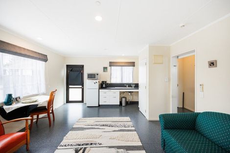 Photo of property in 9 Bristol Crescent, Roslyn, Palmerston North, 4414