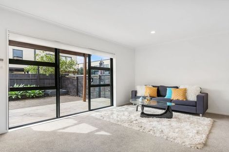 Photo of property in 6/15 Harbour View Road, Te Atatu Peninsula, Auckland, 0610