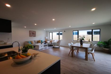 Photo of property in 12 Ropere Street, Kumeu, 0810