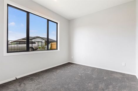 Photo of property in 8 Cutfield Lane, Kumeu, 0810