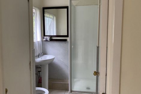 Photo of property in 211 Chelsea View Drive, Chatswood, Auckland, 0626