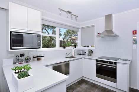 Photo of property in 3/35 Rangitoto Terrace, Milford, Auckland, 0620